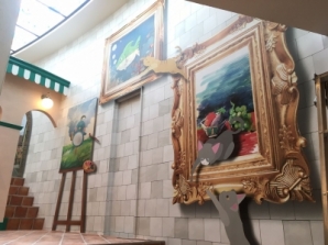 トリックアートを粘着シートで貼る